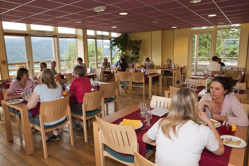 Evasion Tonique Hotel Villers le Lac Bagian luar foto